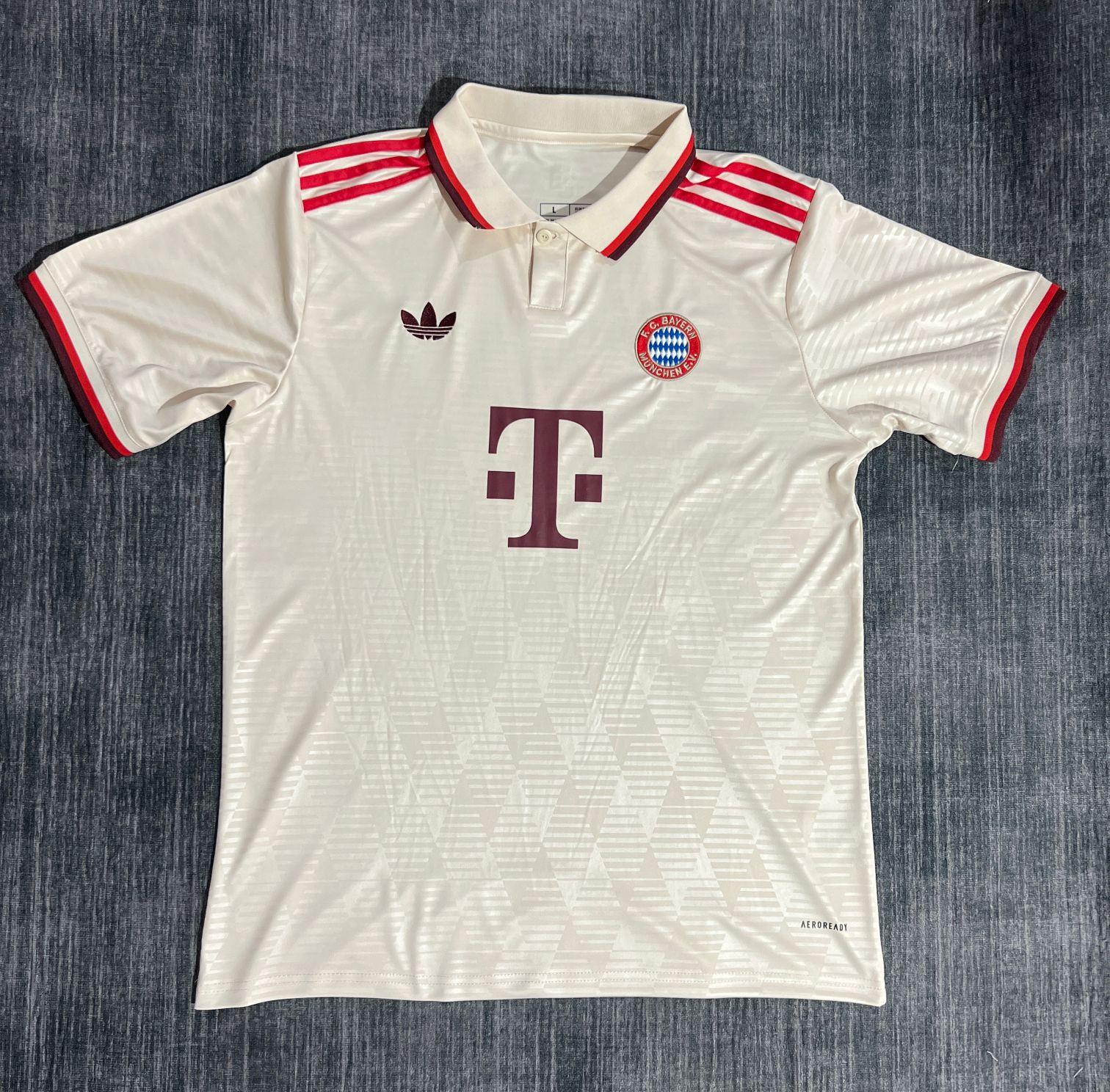 24-25 Bayern Munich away kit