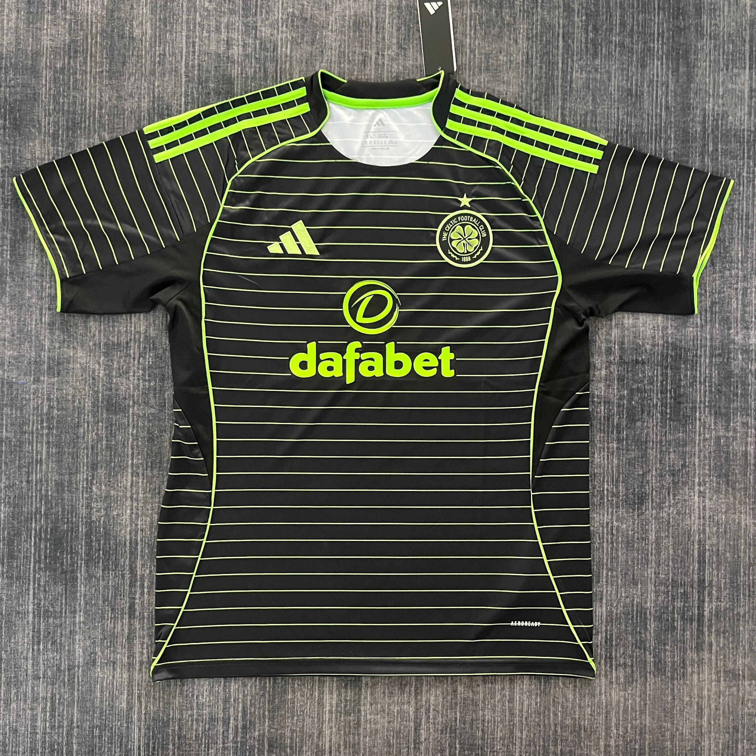 25-26 Marseille away kit
